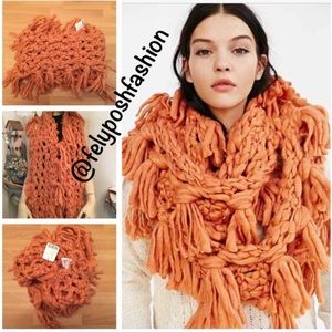 Urban Outfitters Chunky Handknit Fringe Infinity