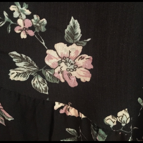 ‼️FINAL PRICE‼️Small Deep V Neck Boho Dress - Picture 3 of 4