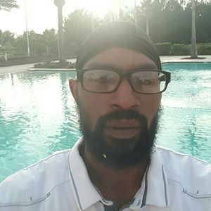 Meet your Posher, Lawrence