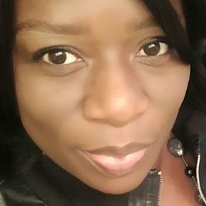 Meet your Posher, Sharona