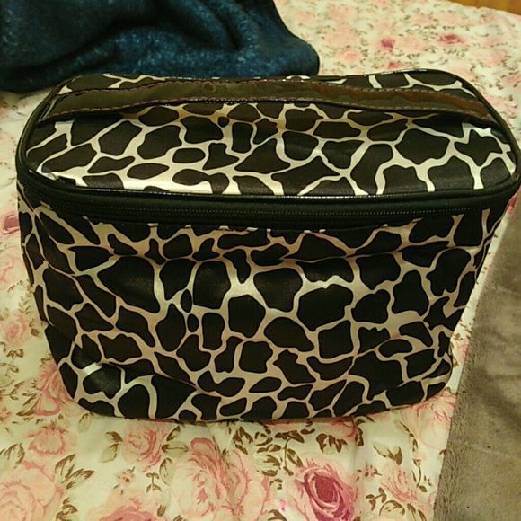 Giraffe Print Makeup Bag