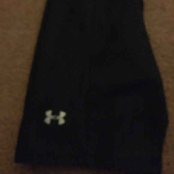 SALE🔴UNDER ARMUR - Picture 2 of 4