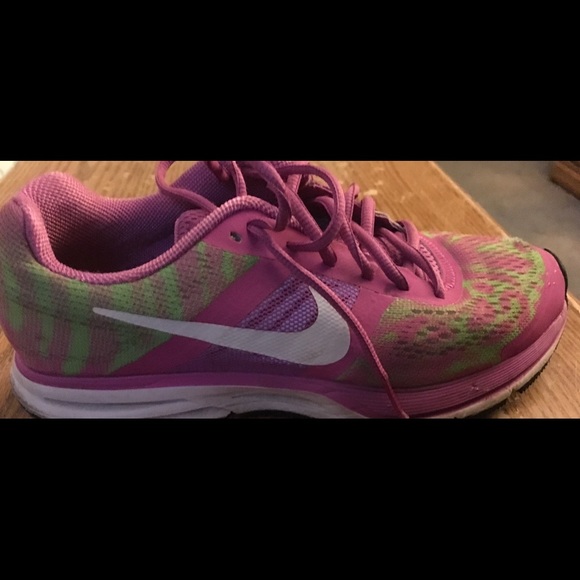 Nike women's - Picture 2 of 2