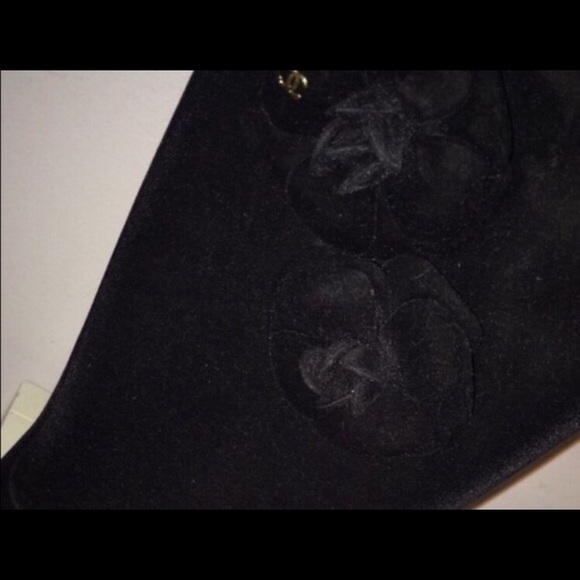 Chanel rubber/ velvet boots. - Picture 2 of 4