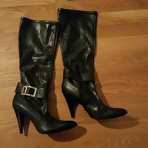 Black BCBG boots