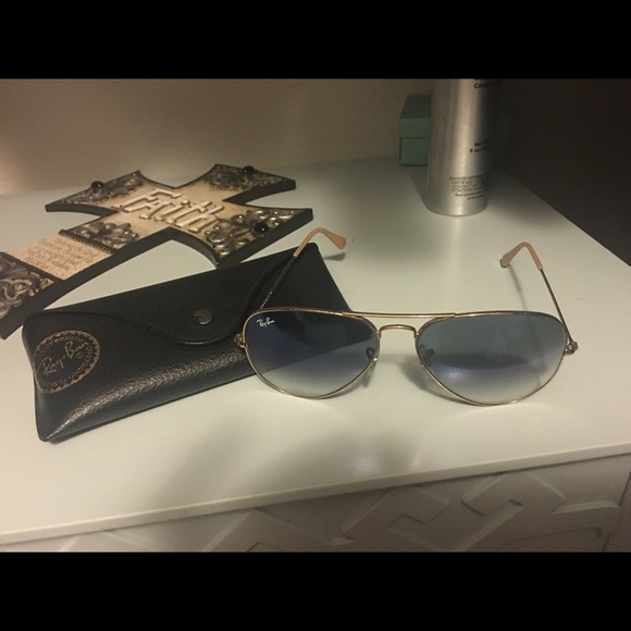 ‼️Authentic Ray Ban Aviators - Picture 3 of 3