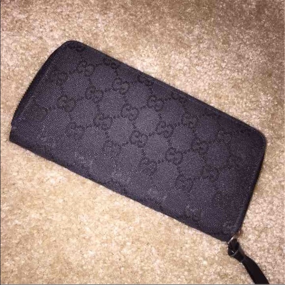black wallet