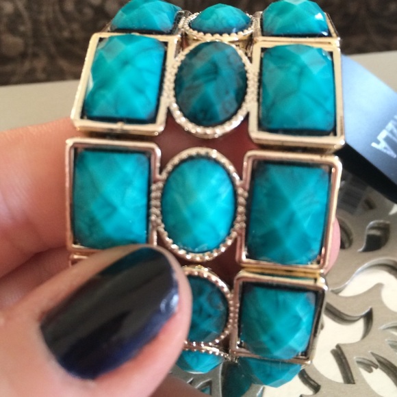 Turquoise and gold cuff - Picture 2 of 4