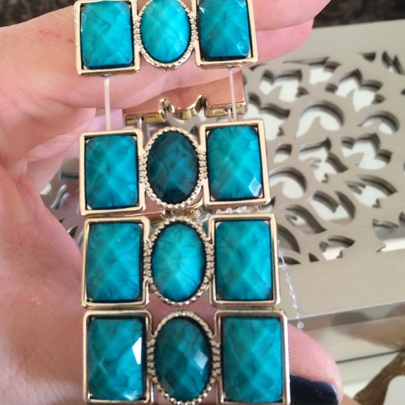 Turquoise and gold cuff - Picture 3 of 4