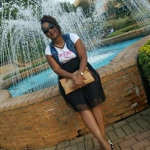 Meet your Posher, Camille