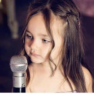 Meet your Posher, Ezoza