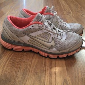 Nike Dual Fusion Sneakers size 9.5