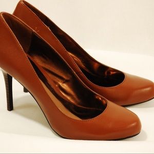 Brown Leather Round Toe Heels