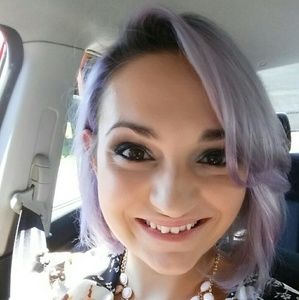 Meet your Posher, Alyssa