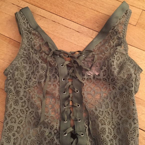 VS Forest Green Floral Lace Tie Teddy! - Picture 2 of 2