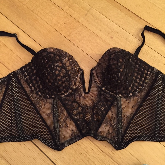 VS Fishnet Lace Cropped Bustier! - Picture 2 of 2