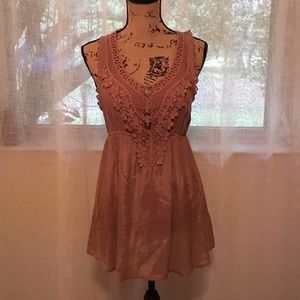 Adorable detailed sleeveless top