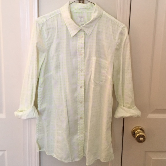 Gap boyfriend fit button DOAN shirt with neon dots