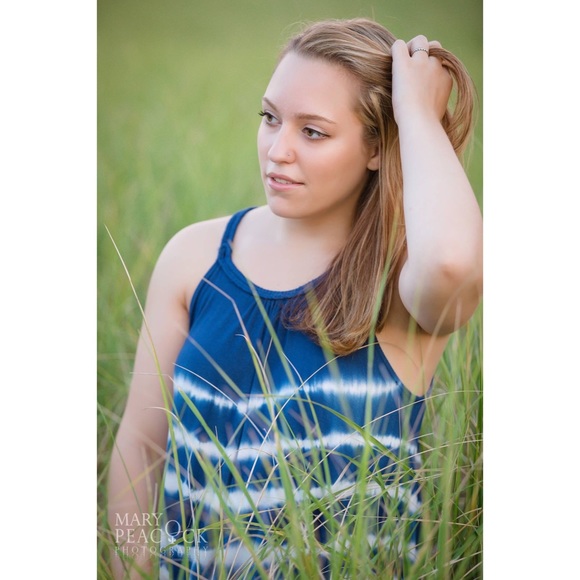 Meet your Posher, Ariana - Picture 1 of 1