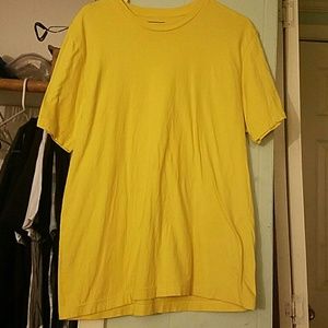 Men's old Navy tee