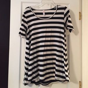 Lularoe perfect tee