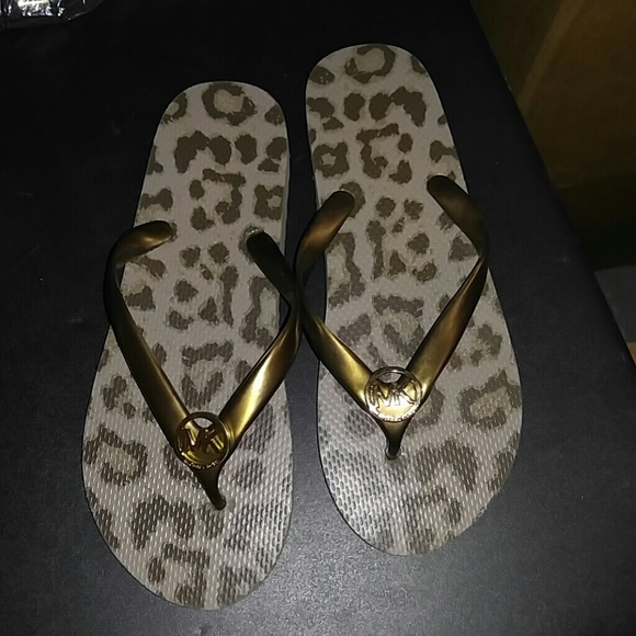 Michael Kors Leopard Print Flip Flops Size 8 - Picture 1 of 2