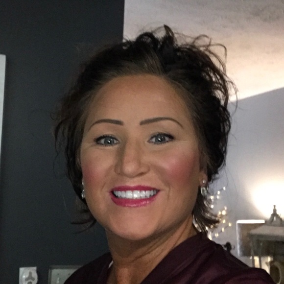 Meet your Posher, Amy - Picture 2 of 8