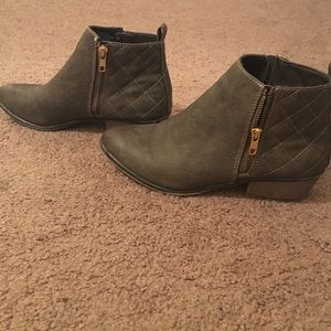 Mossimo short booties💕