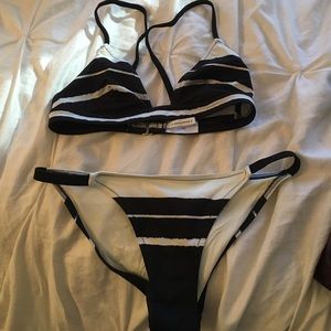 Solid & Striped bikini 👙