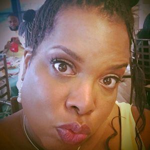 Meet your Posher, Felicia