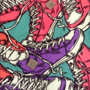 Lularoe converse OS leggings