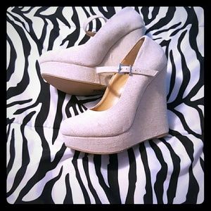 Nude wedges