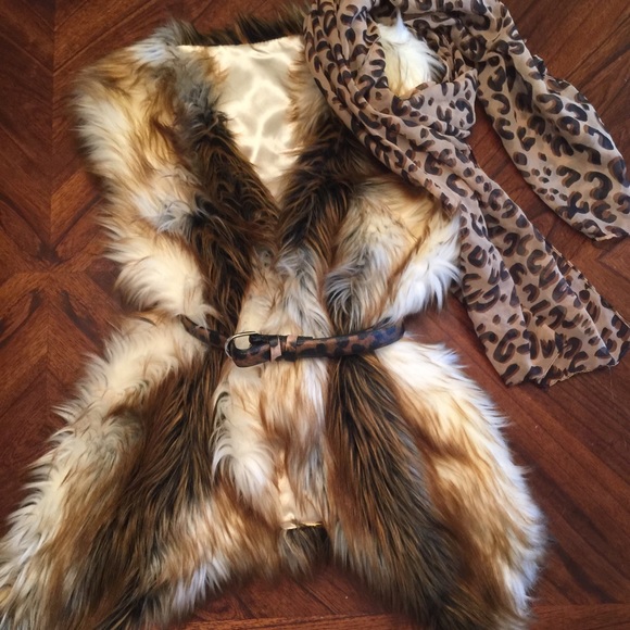 Faux fur vest size M