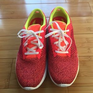 Sketchers Goga Max Running Shoes