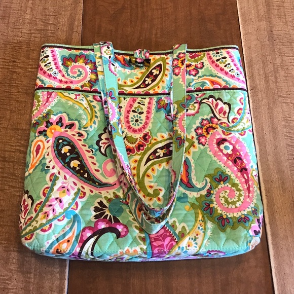 Vera Bradley Handbags - Vera Bradley tote.