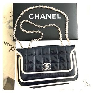 Vintage Blue Patent Leather Chanel Bag