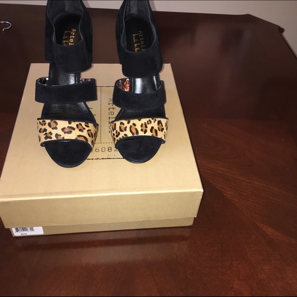 Nicole Miller Artelier Gisele Heels