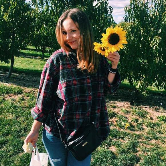 Meet your Posher, Emily