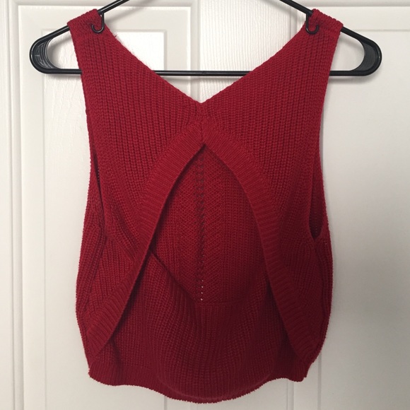 Red open back crop - Picture 3 of 3