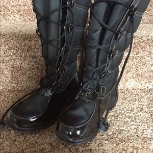 Sports black boots NWOT
