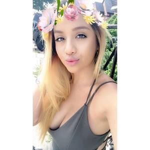 Meet your Posher, Andrea