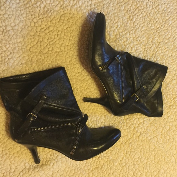Nine West Leather Zipper Booties Size 10