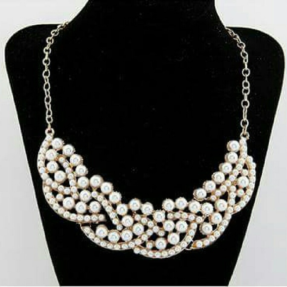 GOLD LAYERED CREAM PEARL BIB CHOKER NECKLACE