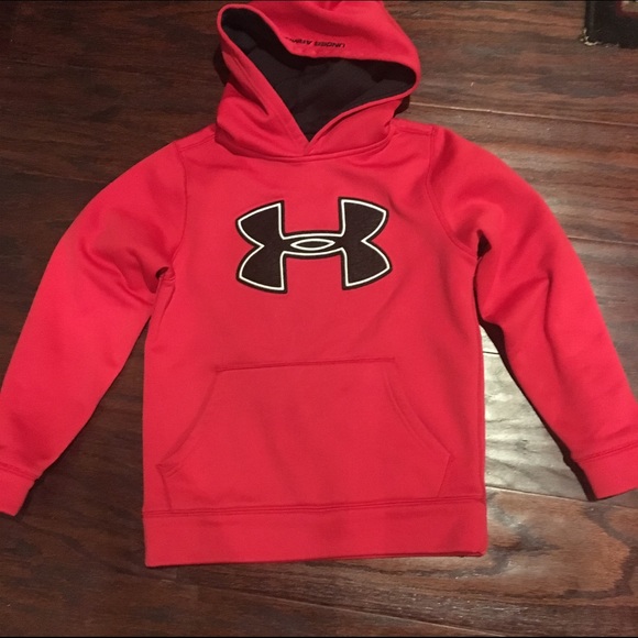 Boys UnderArmour sweatshirt.