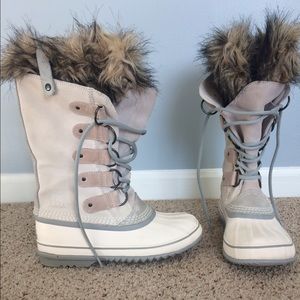 Like new sorel boots!!!