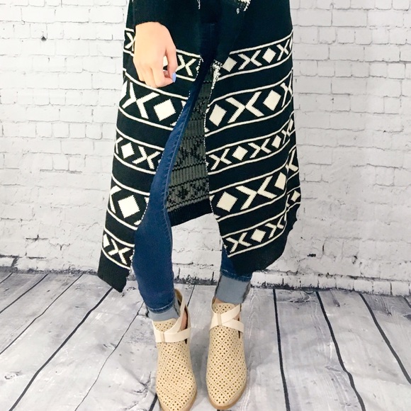 Aztec Knit Open Cardi - Picture 3 of 4