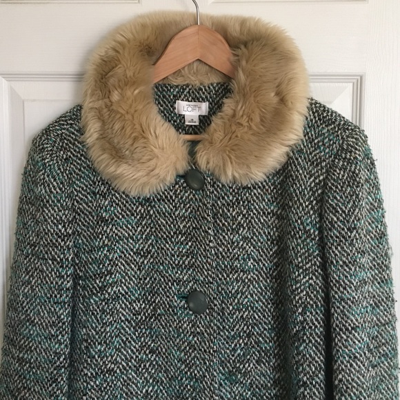 Women's Wool coat with fur collar