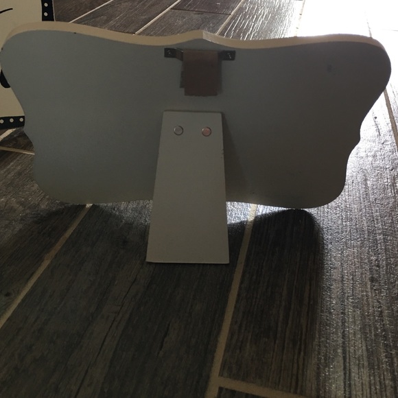 "Mr. & Mrs." Wood Signs 👰🏼💍 - Picture 3 of 4