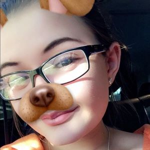 Meet your Posher, Desiree