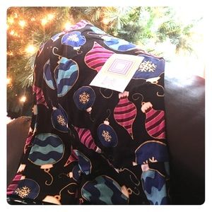 LulaRoe Christmas Leggings TC